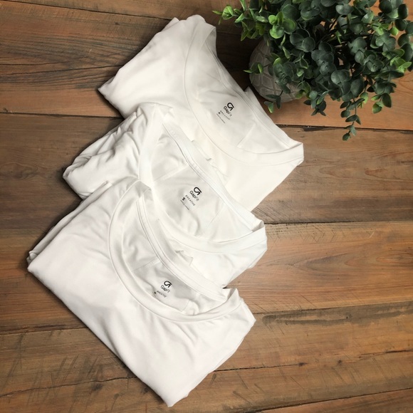 GAP Tops - GapFit Breathe Long-Sleeve T Shirt, size Small GAP Tops - GapFit Breathe Long-Sleeve T Shirt, size Small